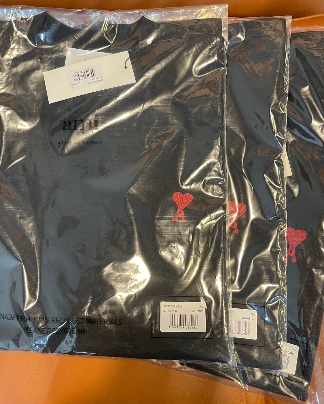 [새상품/정품] AMI 아미 스몰하트 남녀공용 반팔티(블랙/XL) 상품이미지4