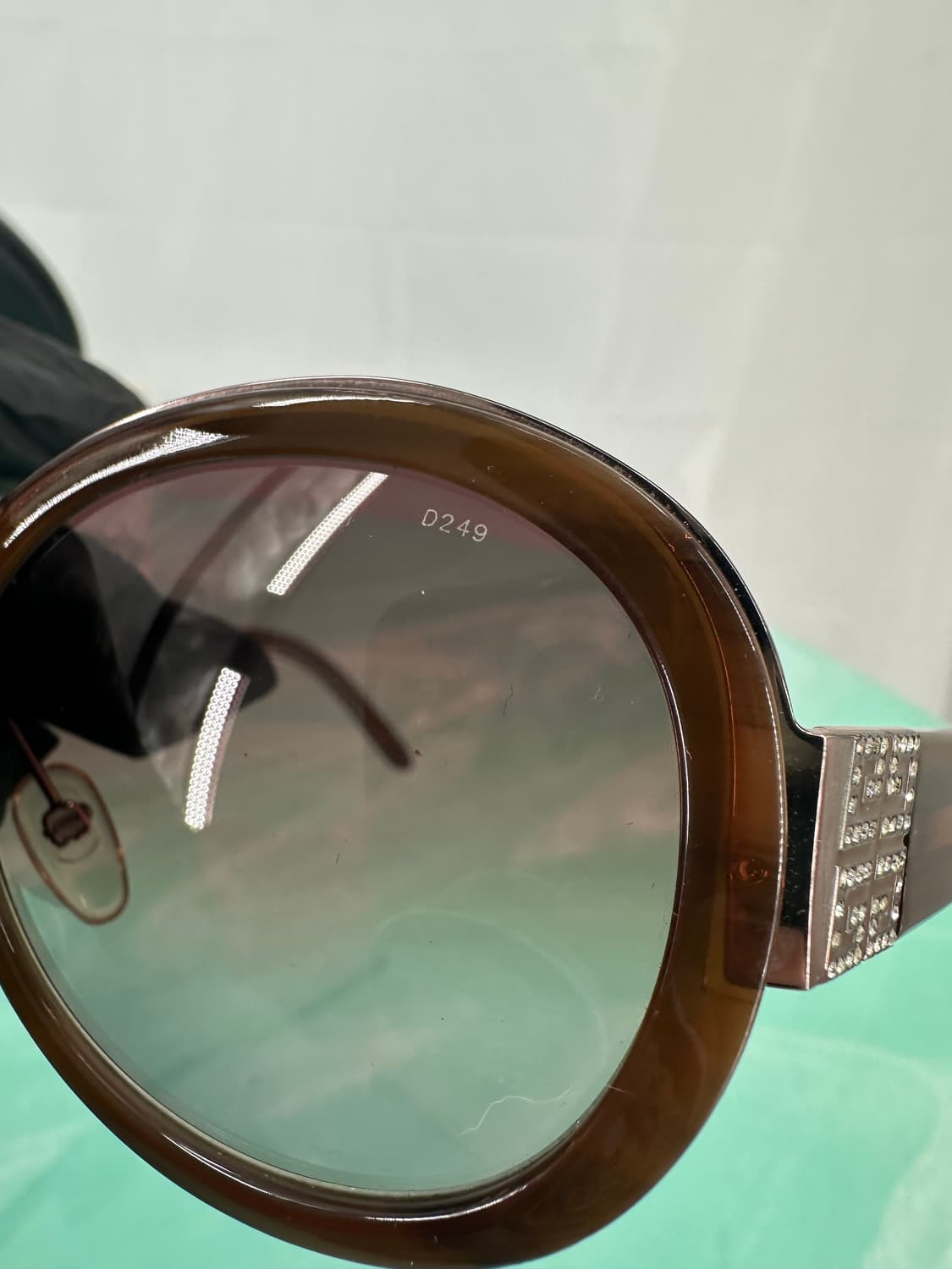 [새상품 무료배송] 정품 지방시 Made in Italy 선글라스 상품이미지4