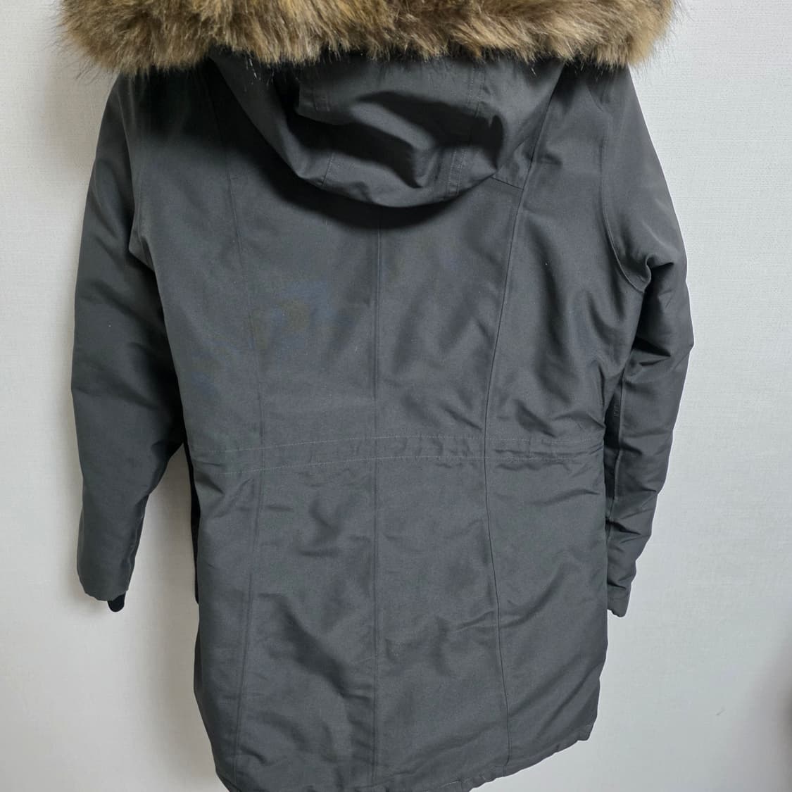 노스페이스 맥머도 시리즈 중기장 다운 파카 (90사이즈/차콜) 상품이미지5