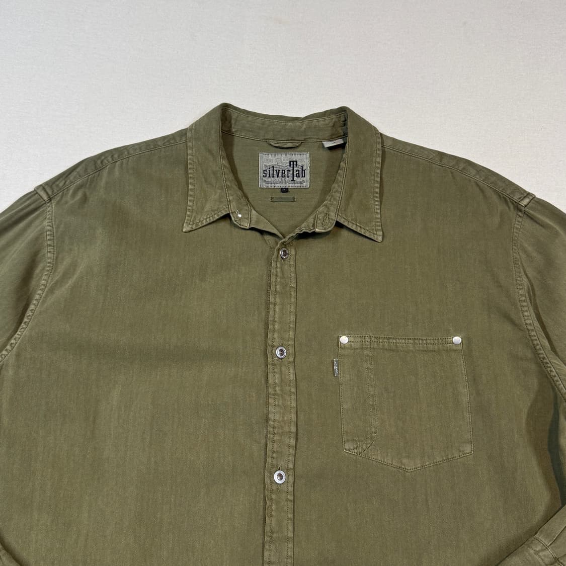 L) 리바이스 실버탭 오버사이즈 올리브 카키 셔츠 상품이미지3