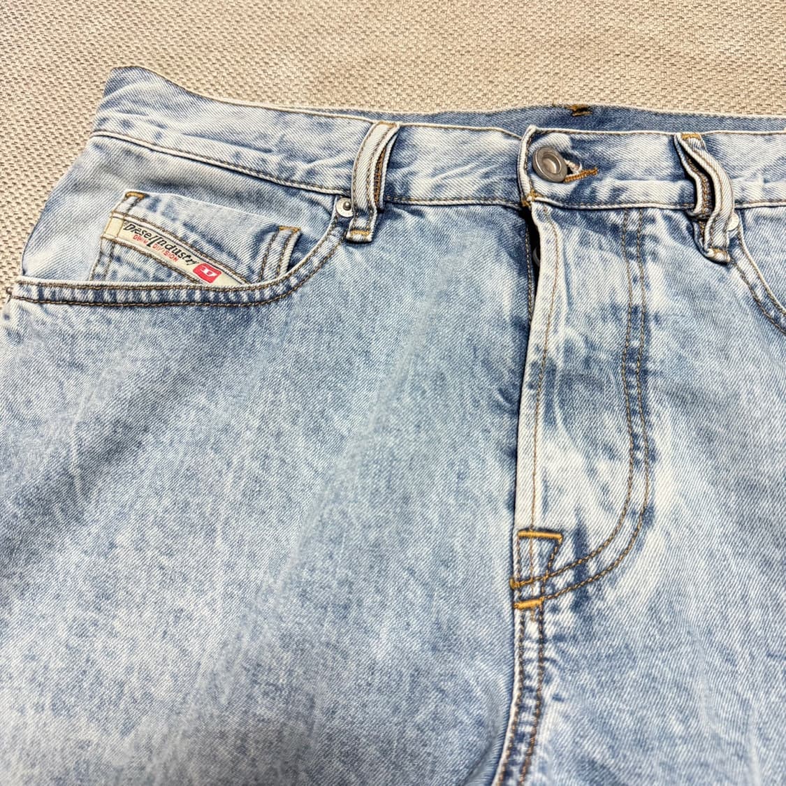 디젤(DIESEL) 워싱 데님 반바지 상품이미지2
