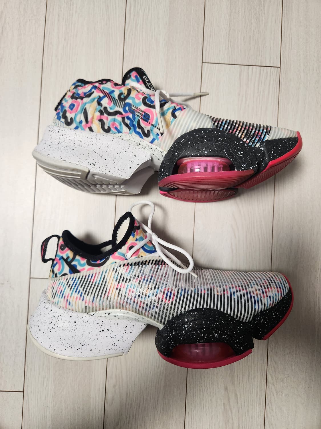 나이키 운동화  에어 줌 슈퍼렙 BQ7043-004 러닝화 사이즈240
 상품이미지5