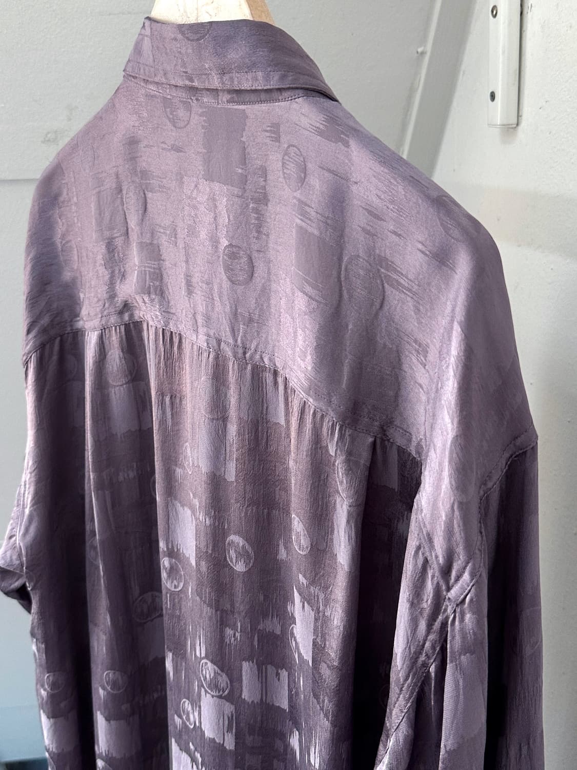 Light silk loose design shirt 상품이미지7