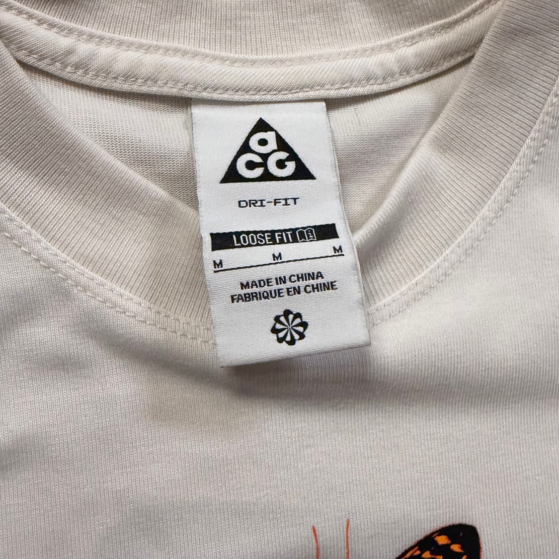 Nike W ACG DRI-fit  버터플라이 프린팅 반팔 티셔츠 상품이미지2