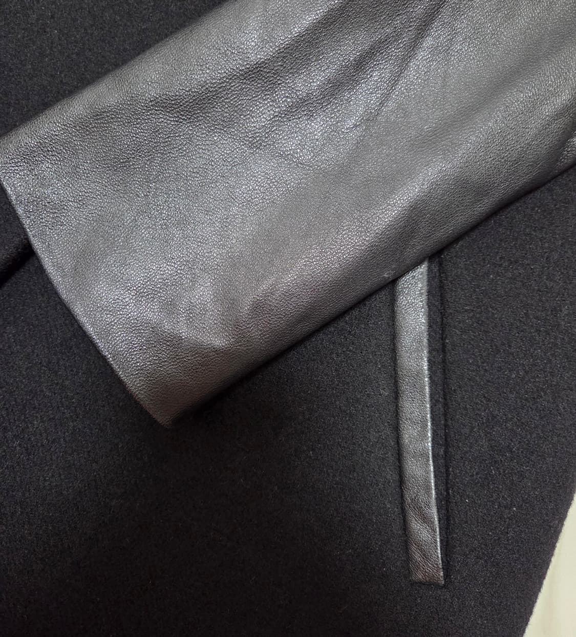 띠어리 가죽 믹스 코트 상품이미지4