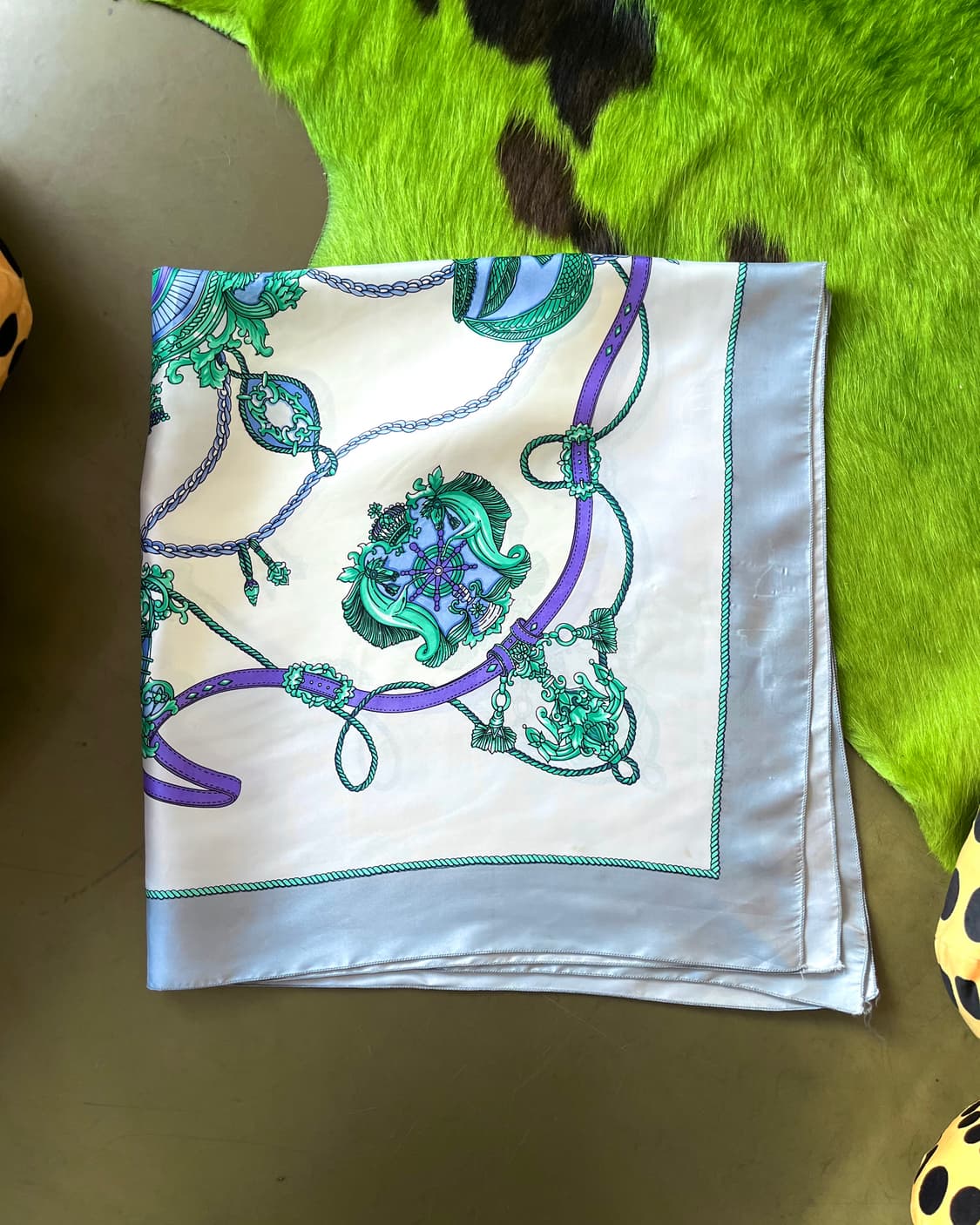 JPN Vintage Regalia Pattern Silk Scarf 상품이미지3