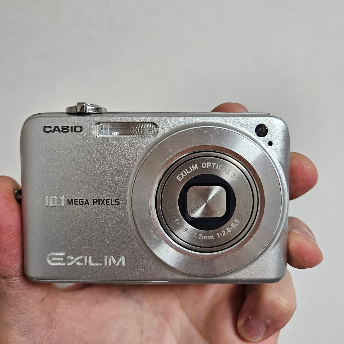 [은채 디카] 카시오 엑슬림 EX-Z1050 실버 디카 르세라핌 상품이미지1