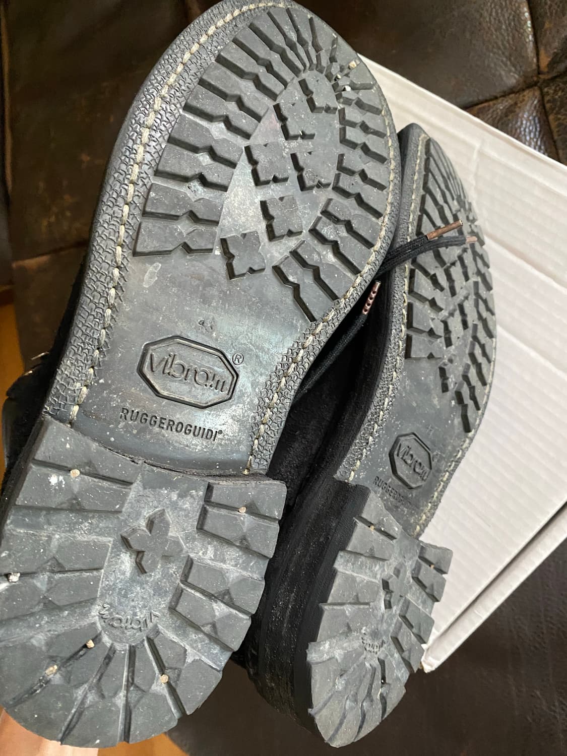 구이디 23fw horse reverse 43 size 상품이미지7