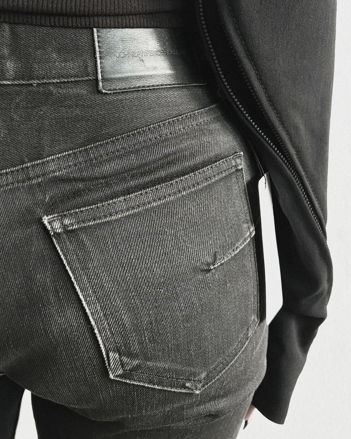 존로렌스설리반 왁스코팅 슬림 스트레이트핏 데님 상품이미지3