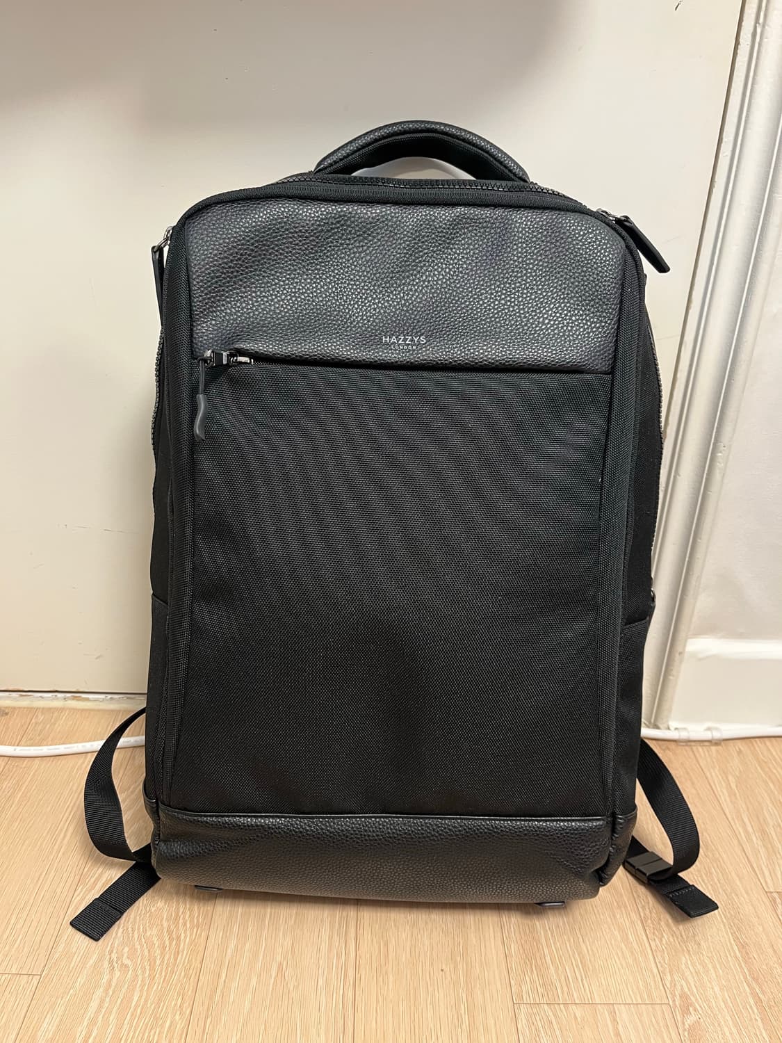 해지스 Hazzys 가죽 블랙 백팩 상품이미지1