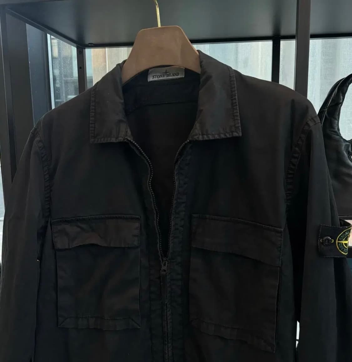 [급] 22FW 스톤아일랜드 투포켓 오버셔츠 자켓 블랙 상품이미지2