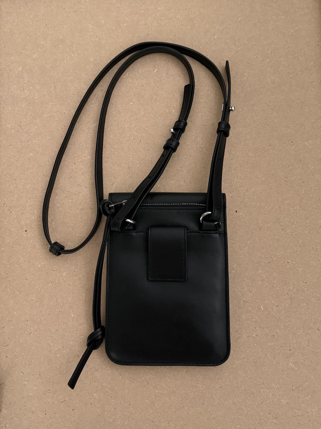 로에베 거싯 플랫 크로스백 남녀공용 상품이미지2