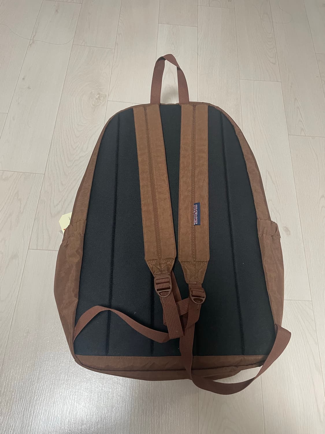 잔스포츠 슬라우치팩 BASIC BROWN 새상품 팝니다. 상품이미지9
