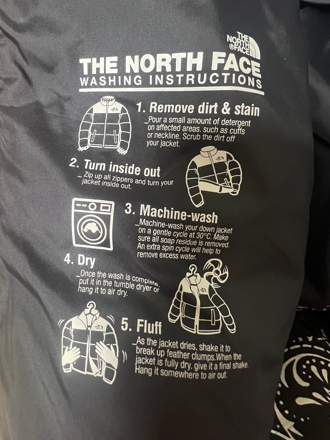 노스페이스 노벨티 로프티 다운 자켓 리얼 블랙 상품이미지7