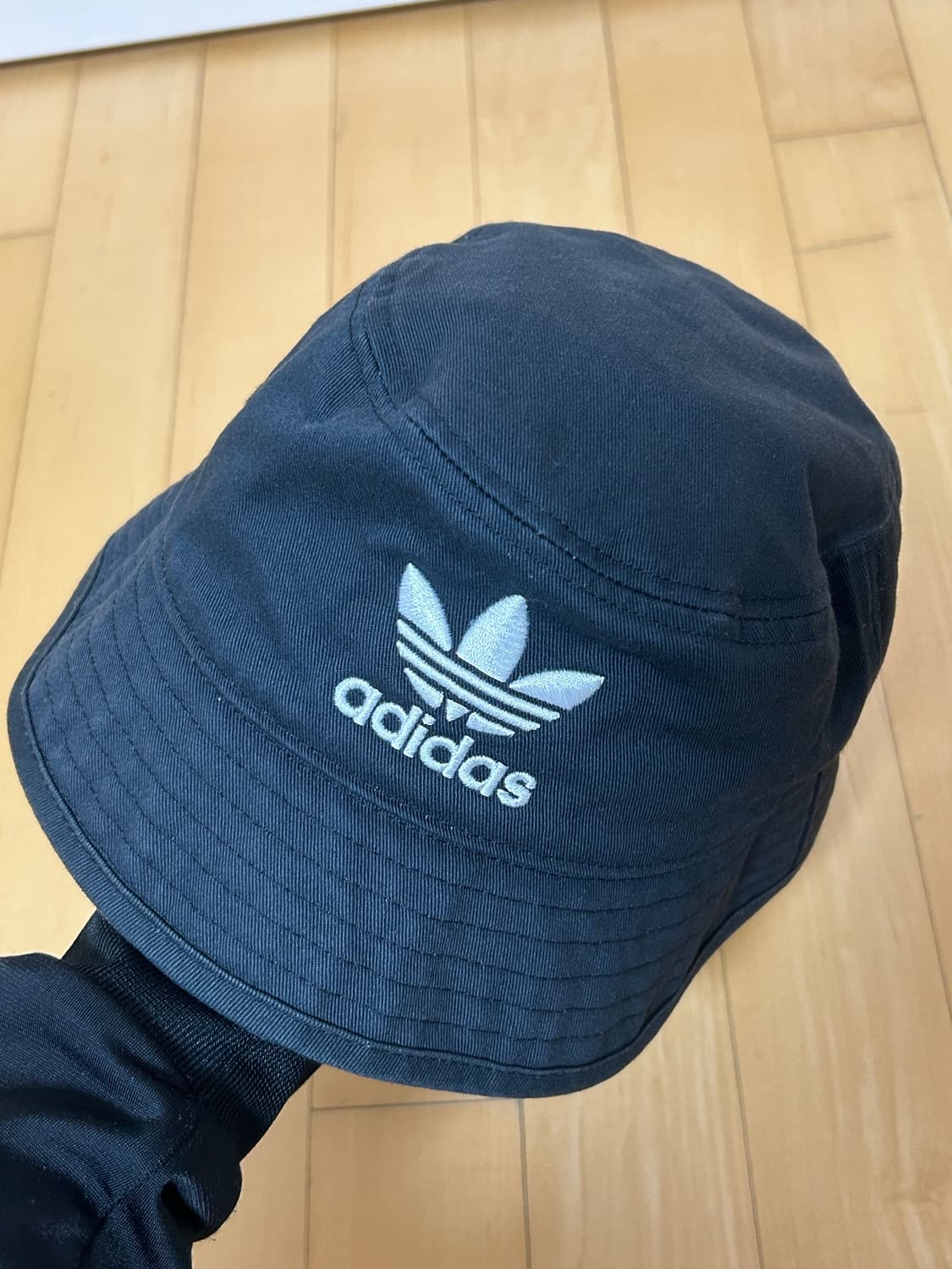 아디다스 버킷햇 상품이미지2