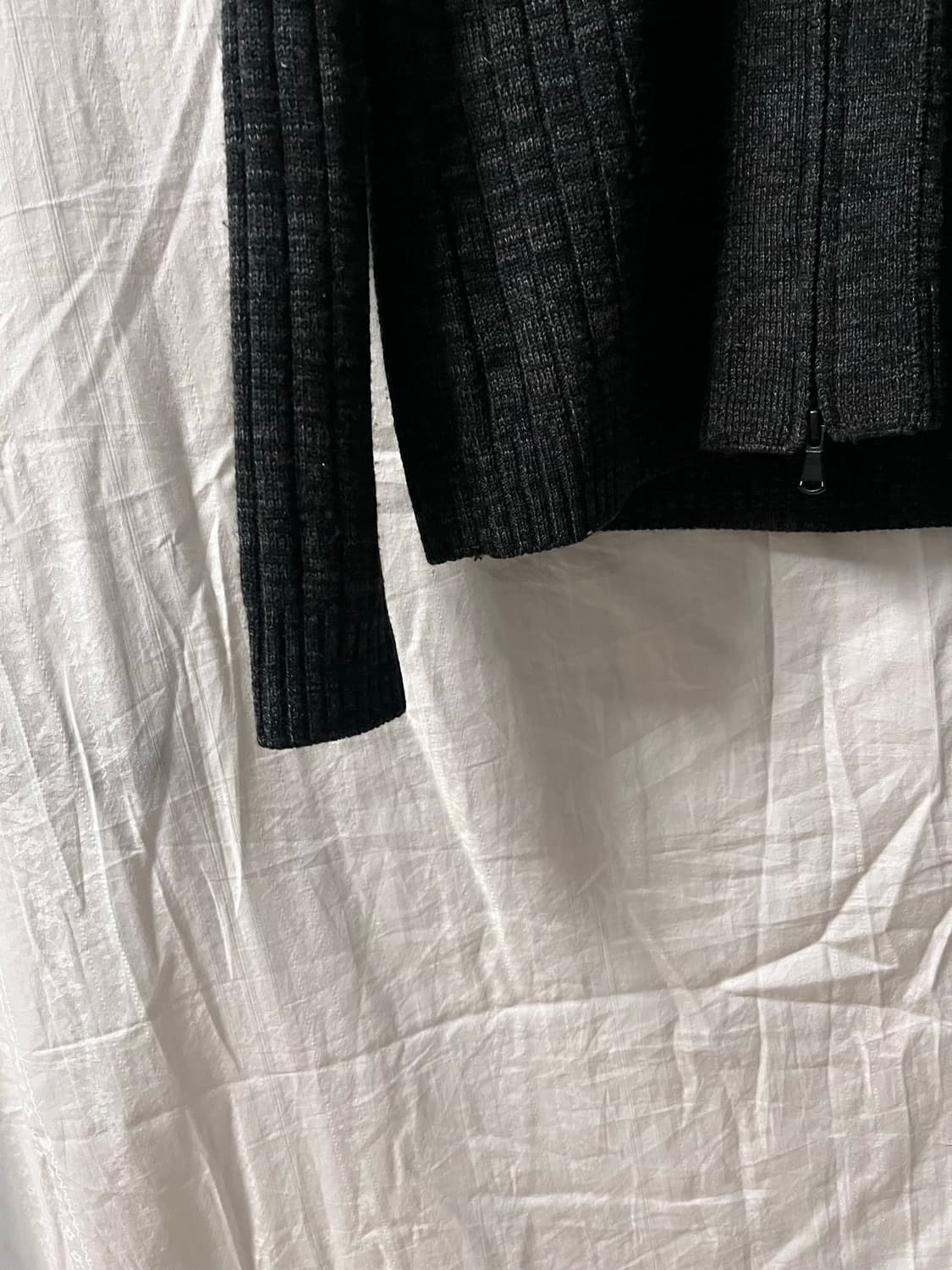 Charcoal Rib Vintage Knit Zip-Up 상품이미지4