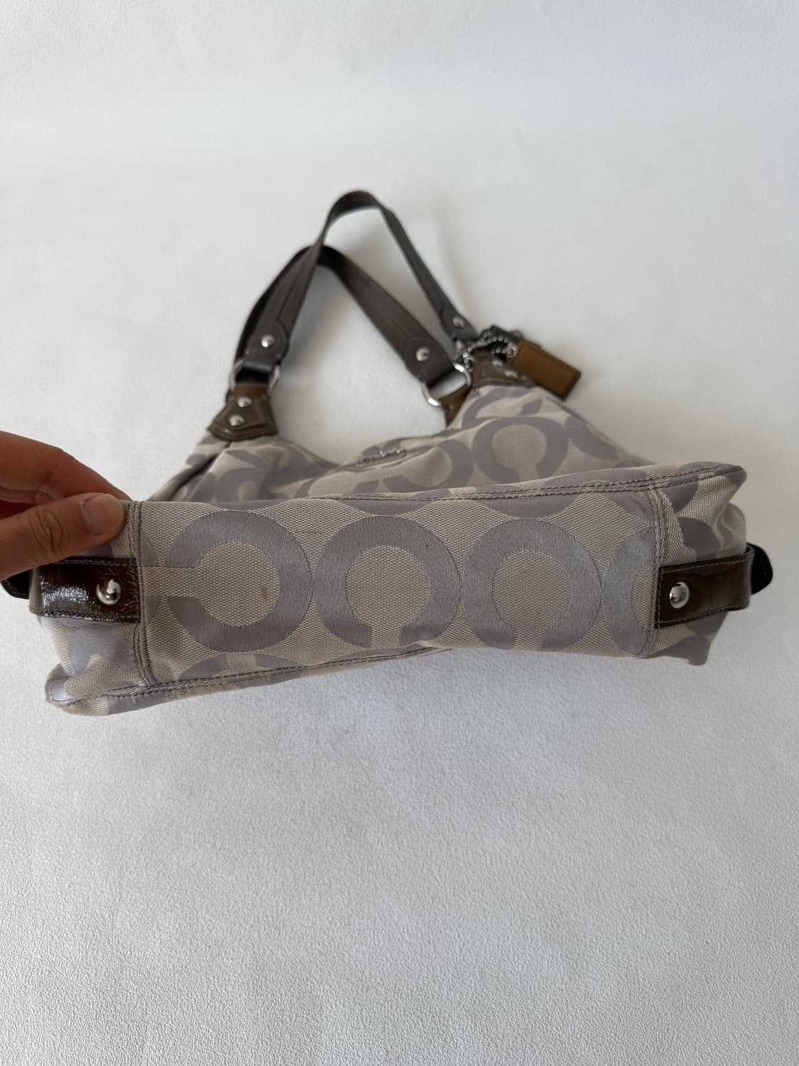 코치(Coach) 모노그램 숄더백(내외부 로고 갈라짐) 상품이미지5