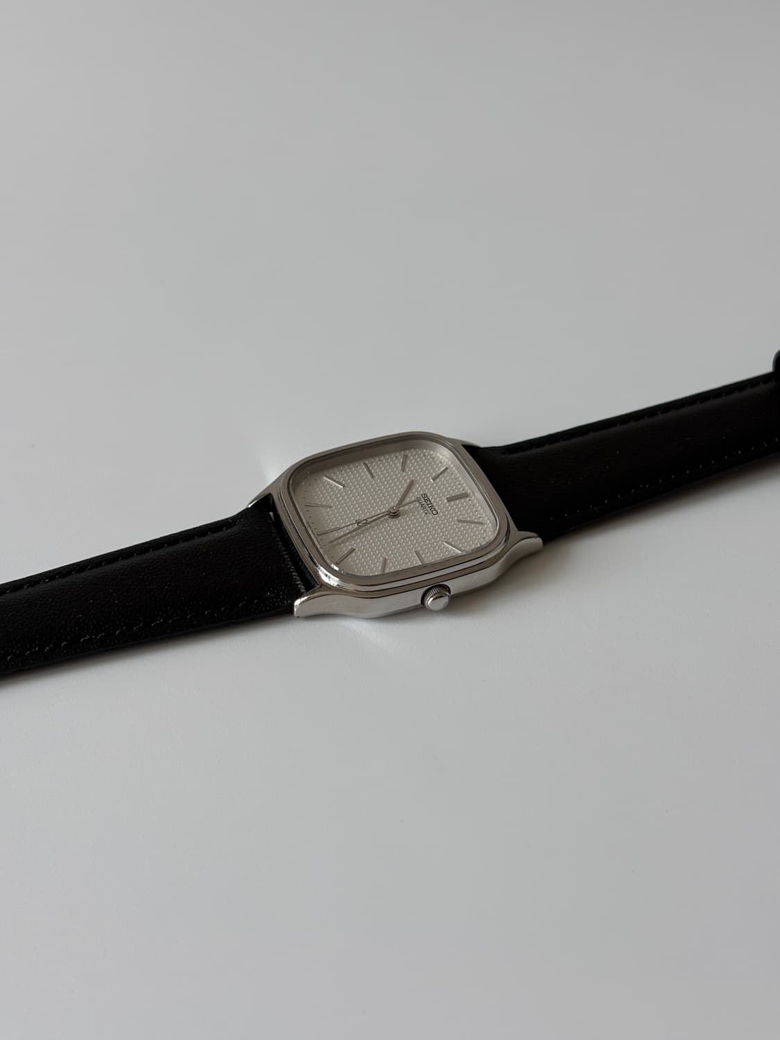 1980년대 Chariot 텍스쳐 다이얼 실버 스퀘어 쿼츠 남성 상품이미지4