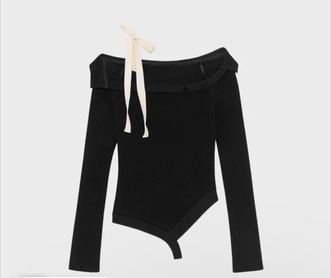 새상품/글로니 DEMI CUTOUT LONG SLEEVE (BLACK)  상품이미지1