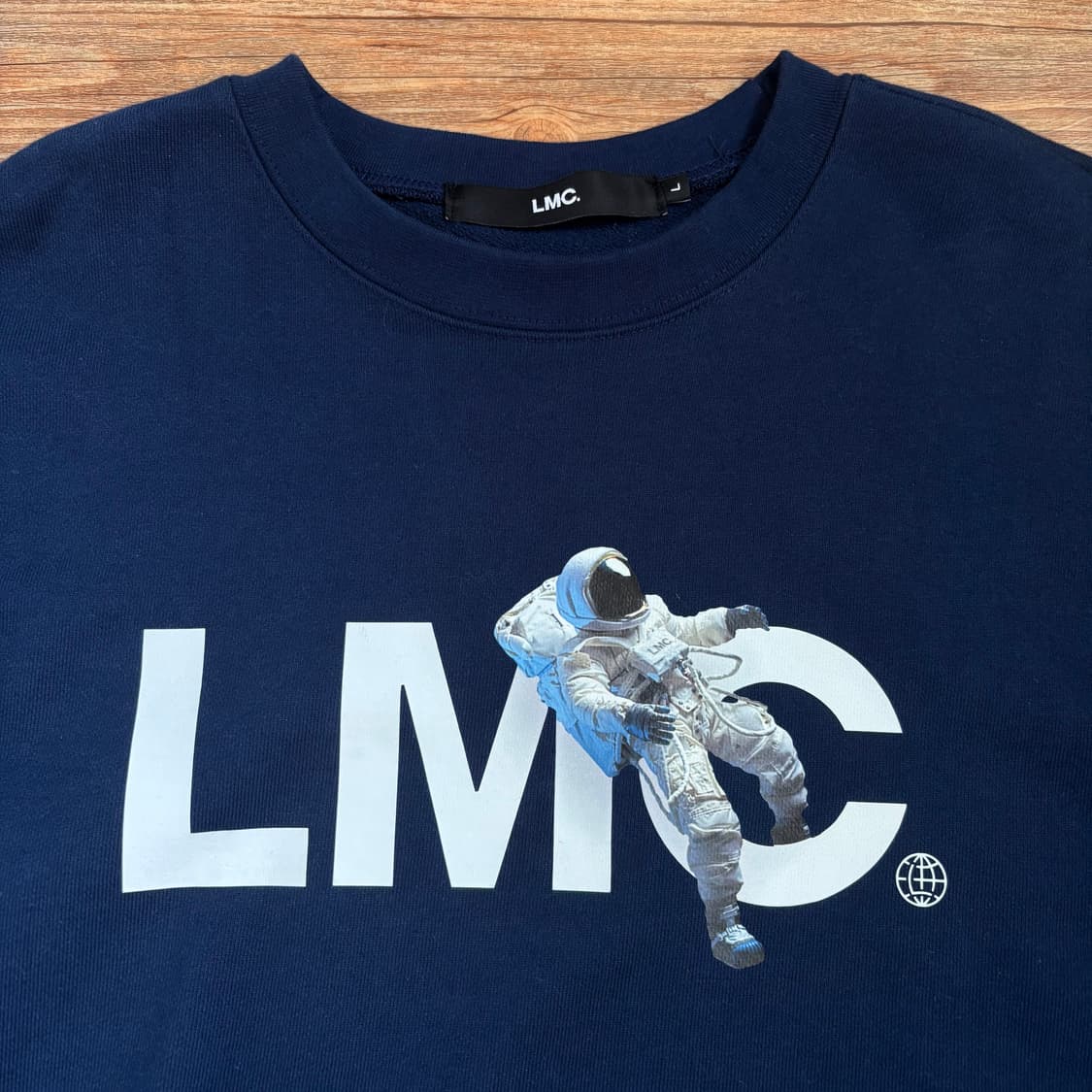 새제품급 LMC 맨투맨 티셔츠 박스핏 L 빅사이즈 그래픽 스페이스  상품이미지3