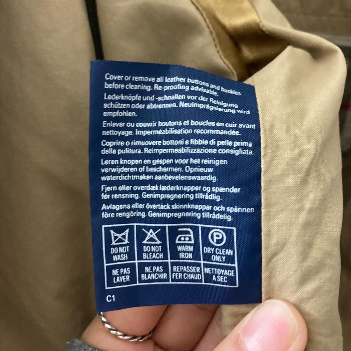 버버리  베이지 멀티포켓 버튼 코튼 미디 사파리 자켓 상품이미지6