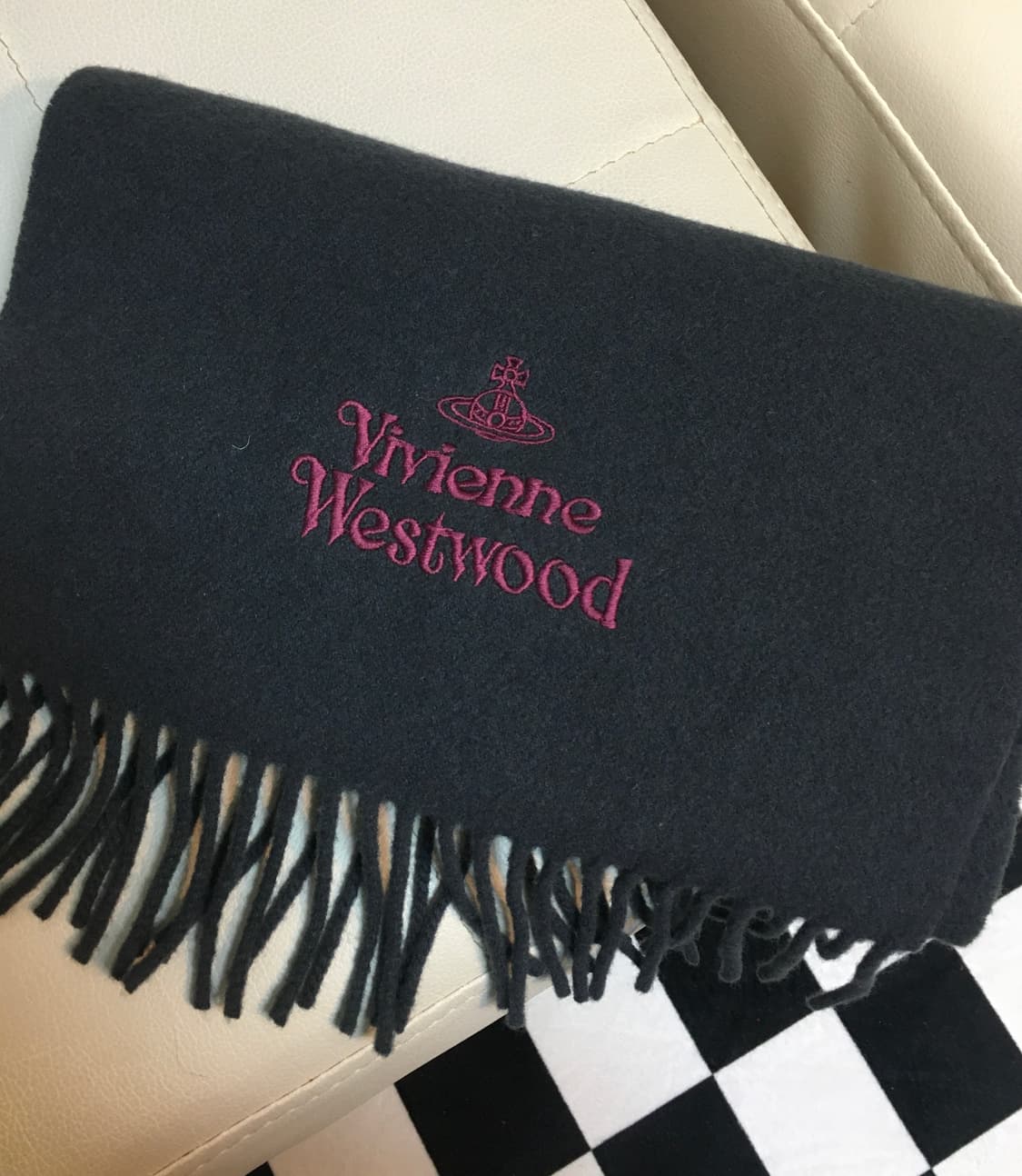 비비안 웨스트우드 자수 로고 울 머플러 다크그레이 상품이미지2