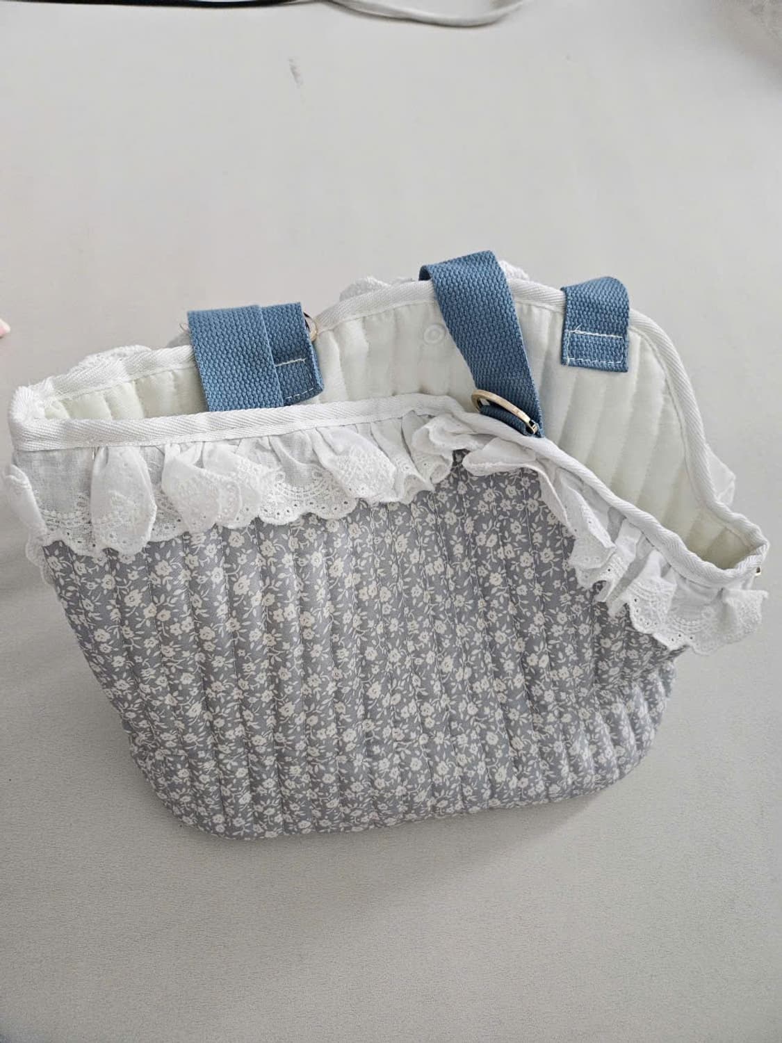 플로어 패턴 퀼팅 레이스 반려동물 가방 상품이미지1