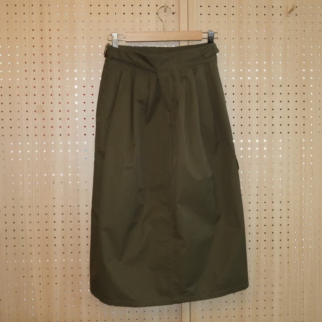 빔즈보이 코튼 카키 스트랩 스커트 상품이미지1