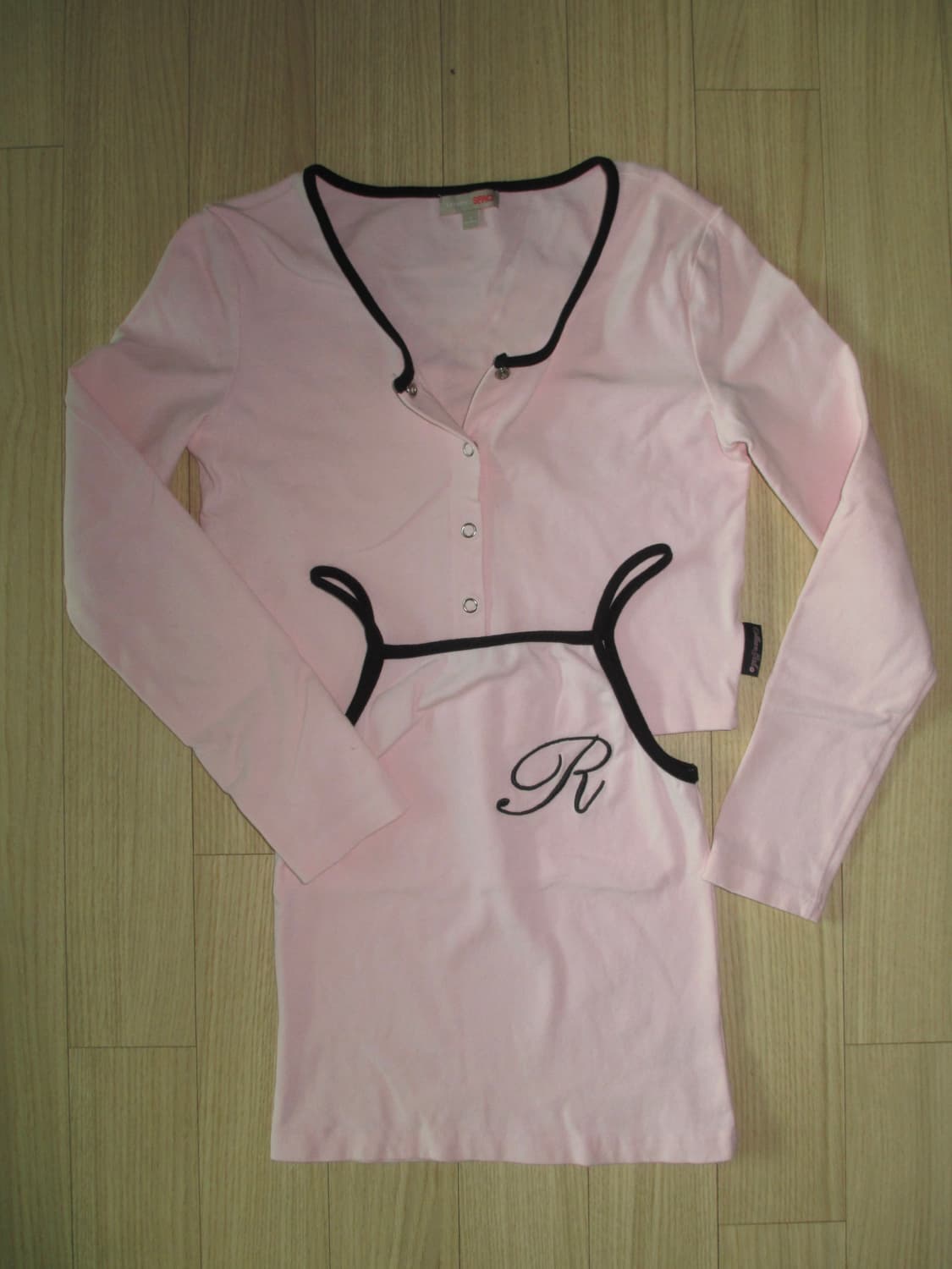 SPAO 스파오 X Mean girls 슬리브리스 & 가디건 세트 상품이미지1