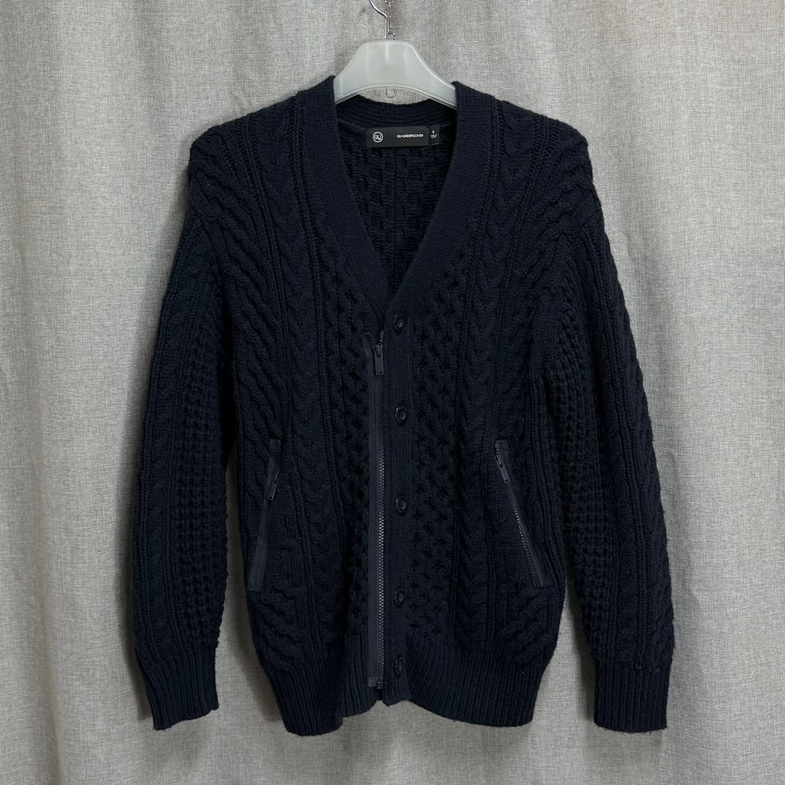 [FREE] GU x 언더커버 콜라보 케이블 가디건 니트 상품이미지1