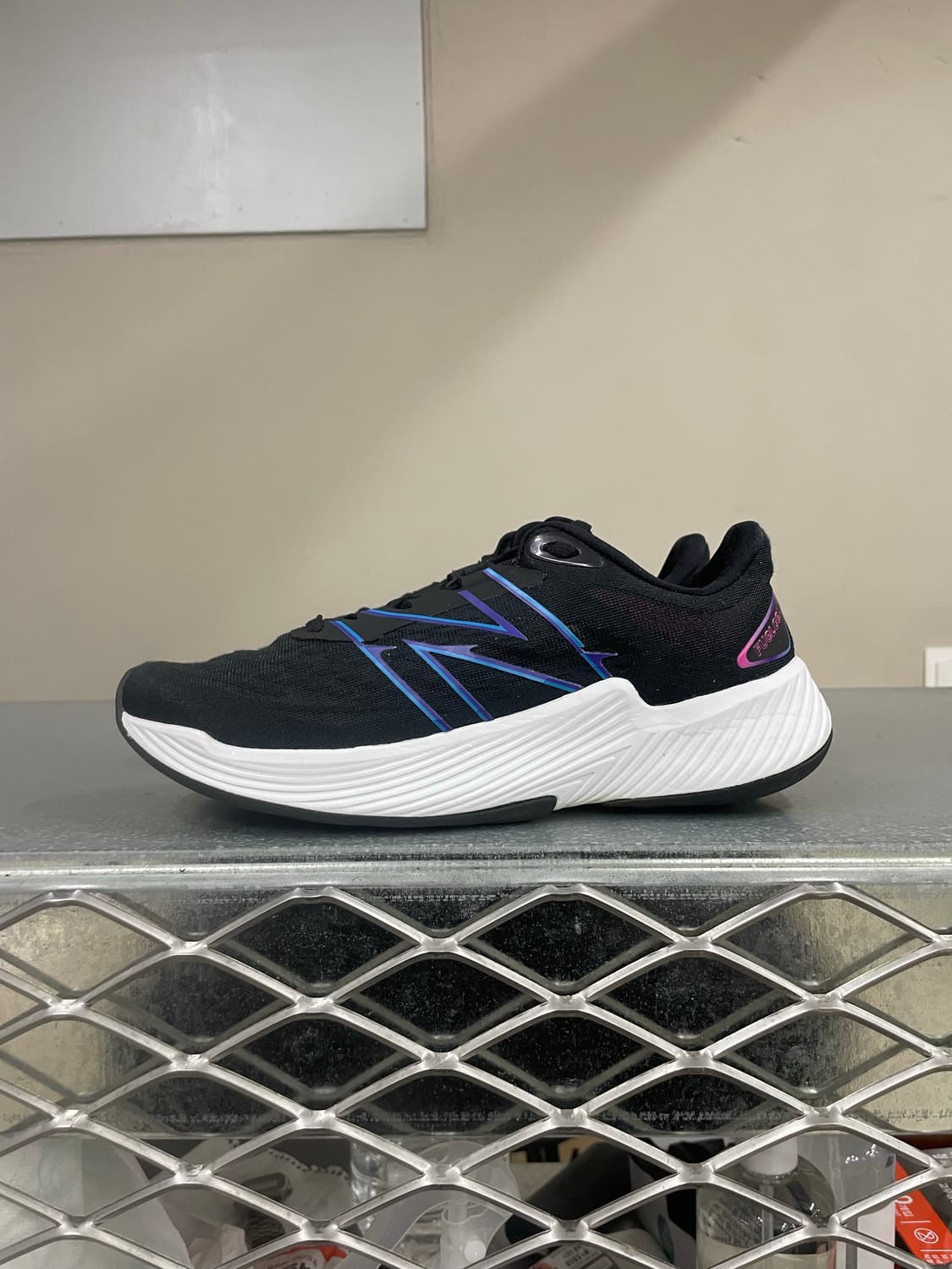 뉴발란스 퓨어셀 프리즘 V2 250 상품이미지1