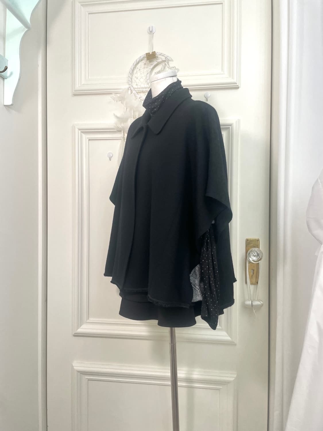 black one-button collar wool cape coat 상품이미지2