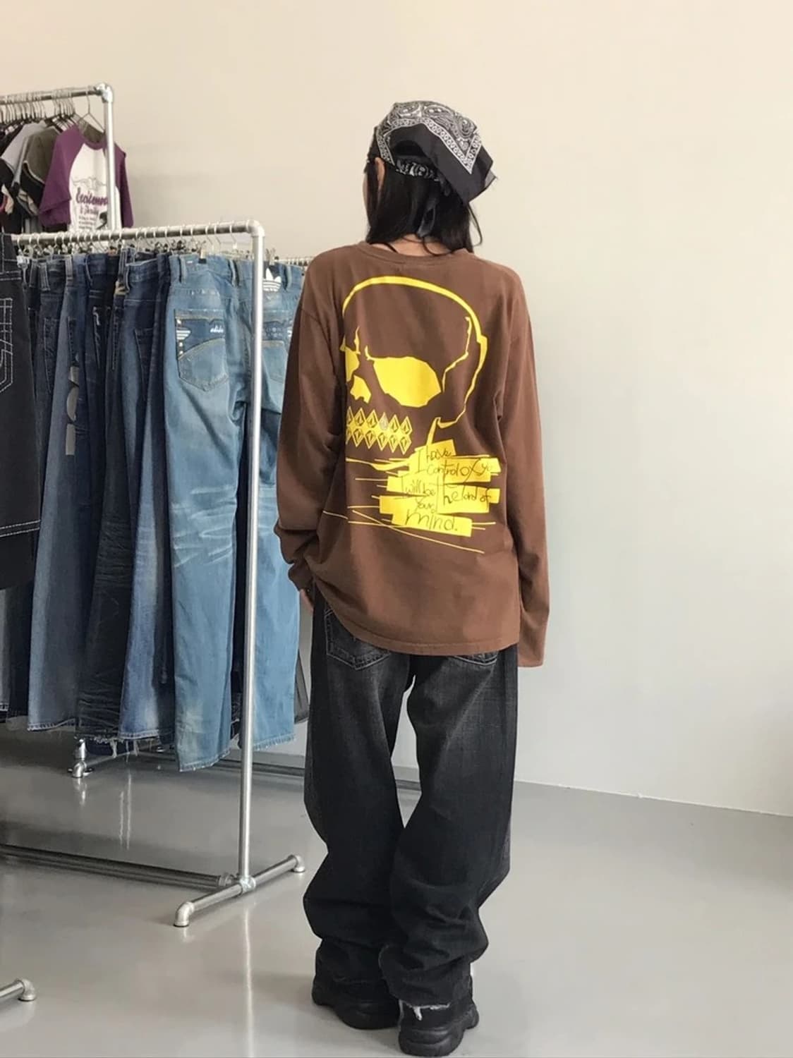 볼컴 브라운 스컬 프린팅 롱 슬리브 상품이미지3