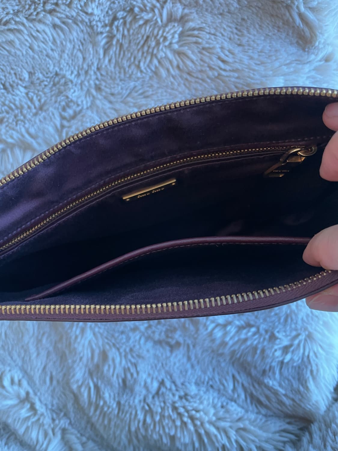 [정품/거의새제품] 미우미우 버건디 스터드 클러치 연말 파티룩 상품이미지8