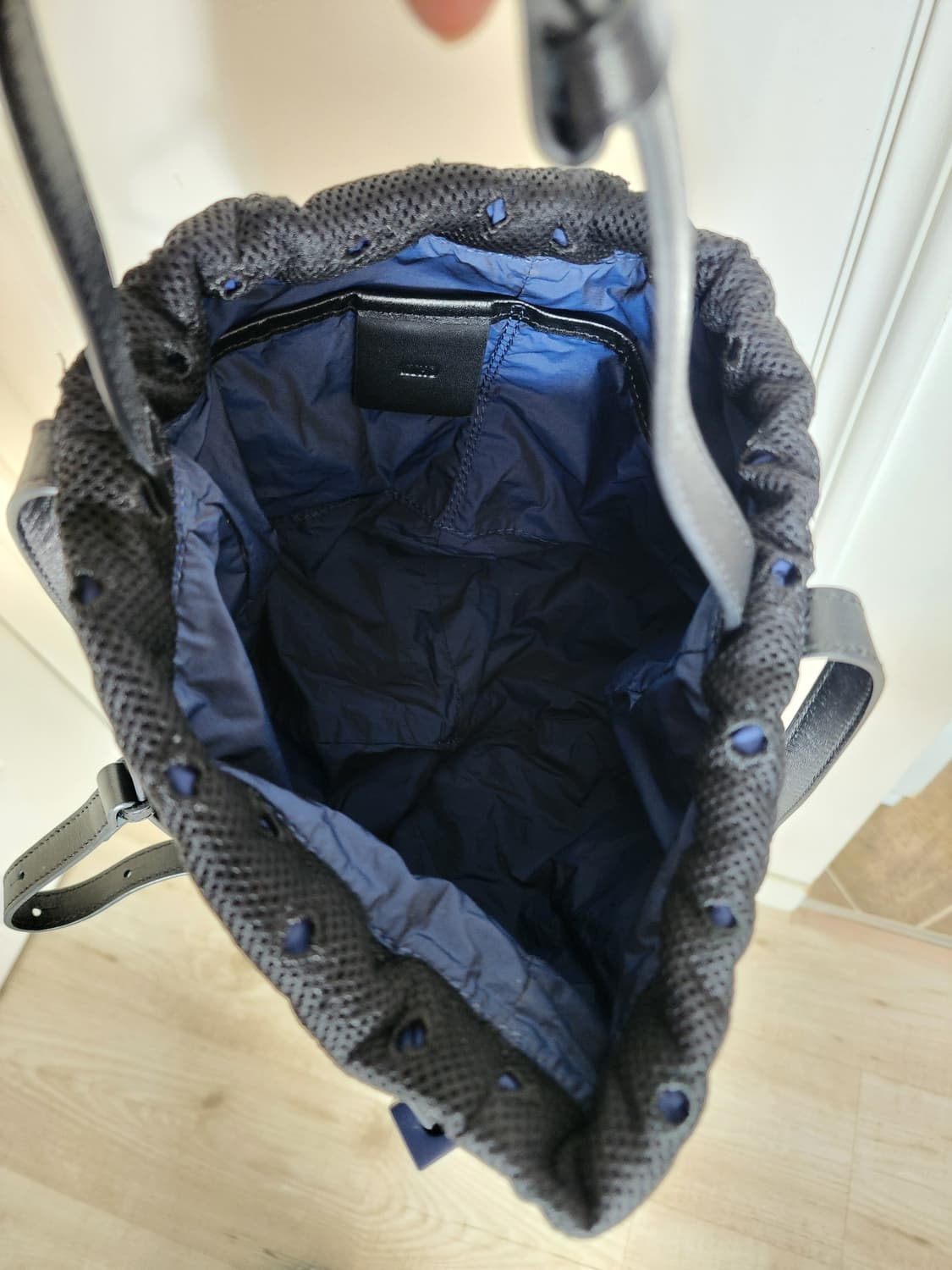 구호 블랙 메쉬 백 상품이미지8