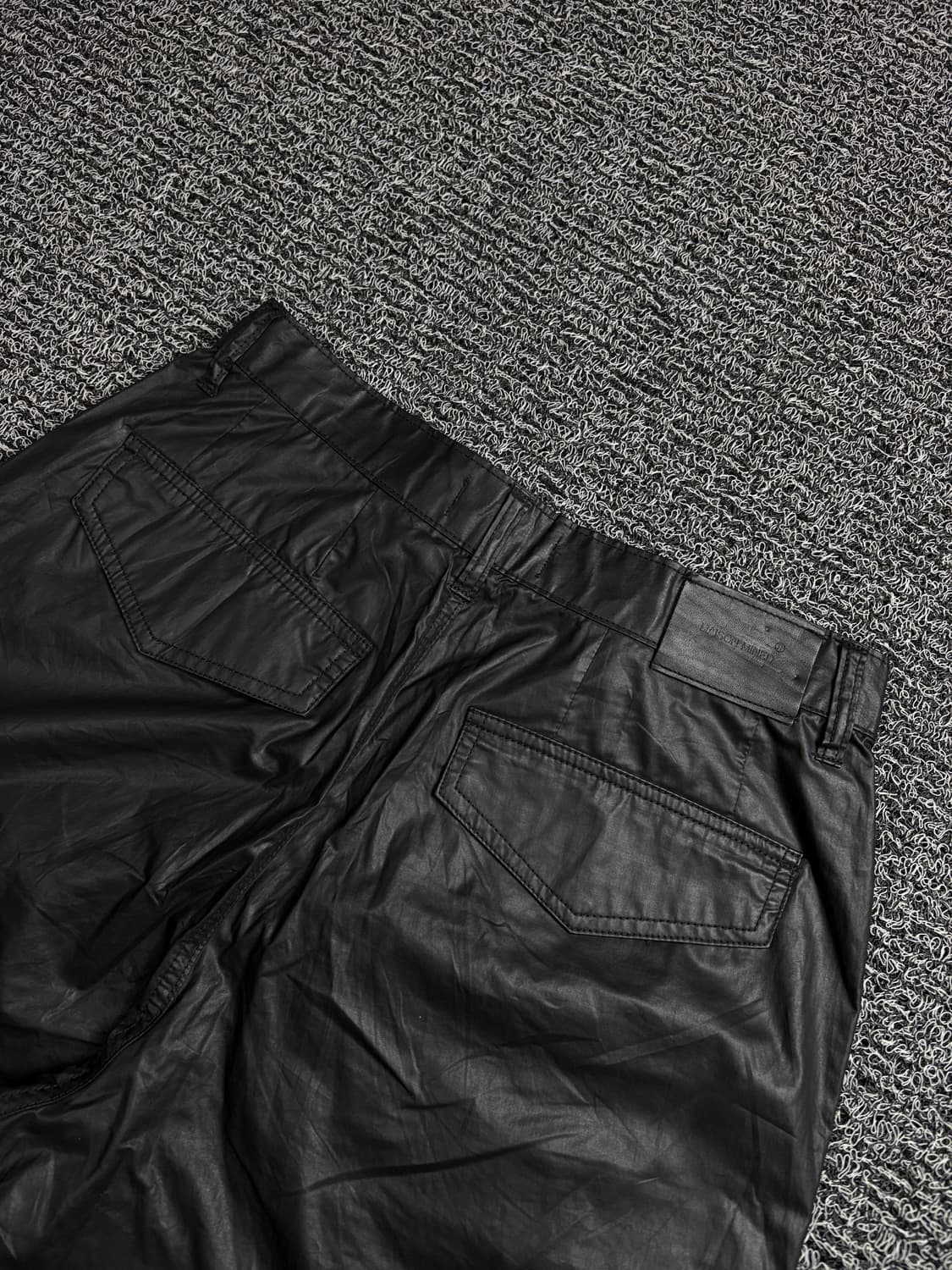 메종미네드 블랙 코팅 퍼티그 와이드 팬츠 1980 상품이미지5