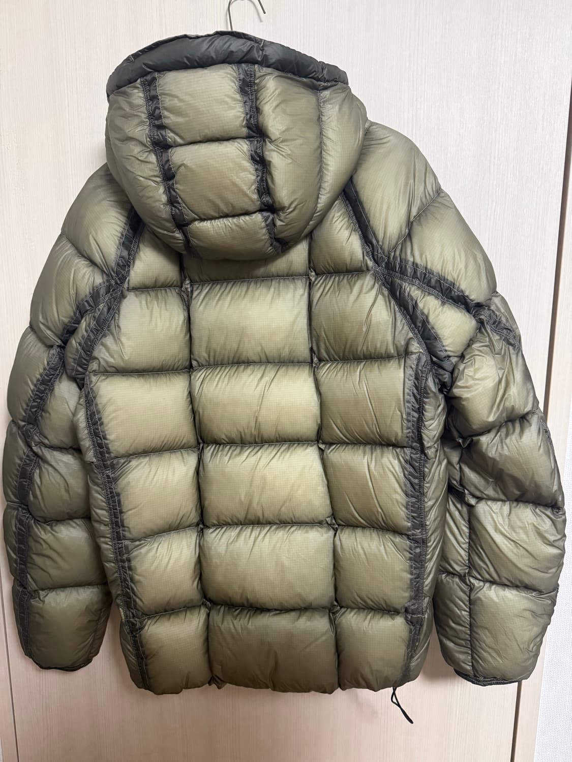 cp컴퍼니 디디쉘 펀가이 그레이 25FW XL 상품이미지3