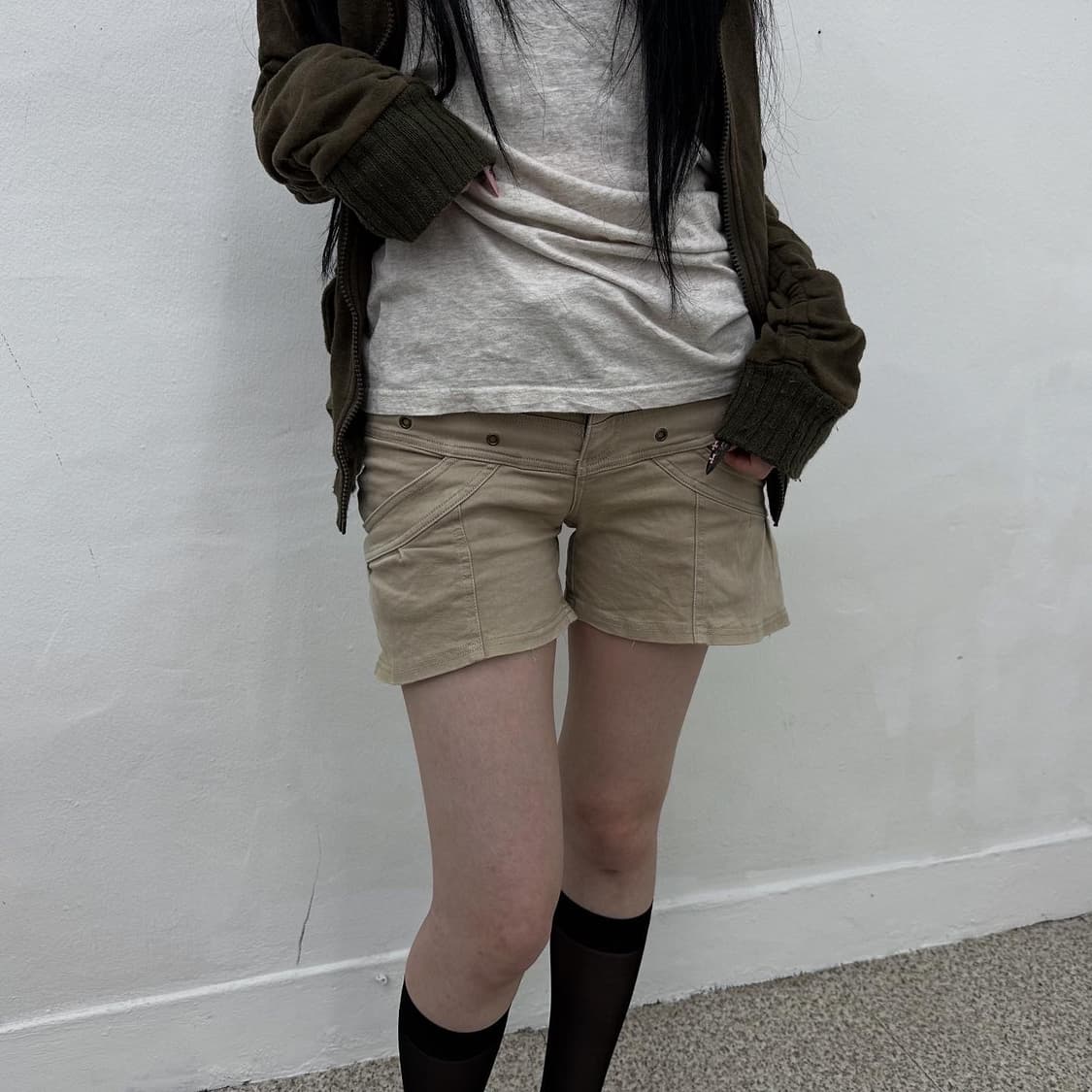 Ozz on eyelet detail short pants 상품이미지2