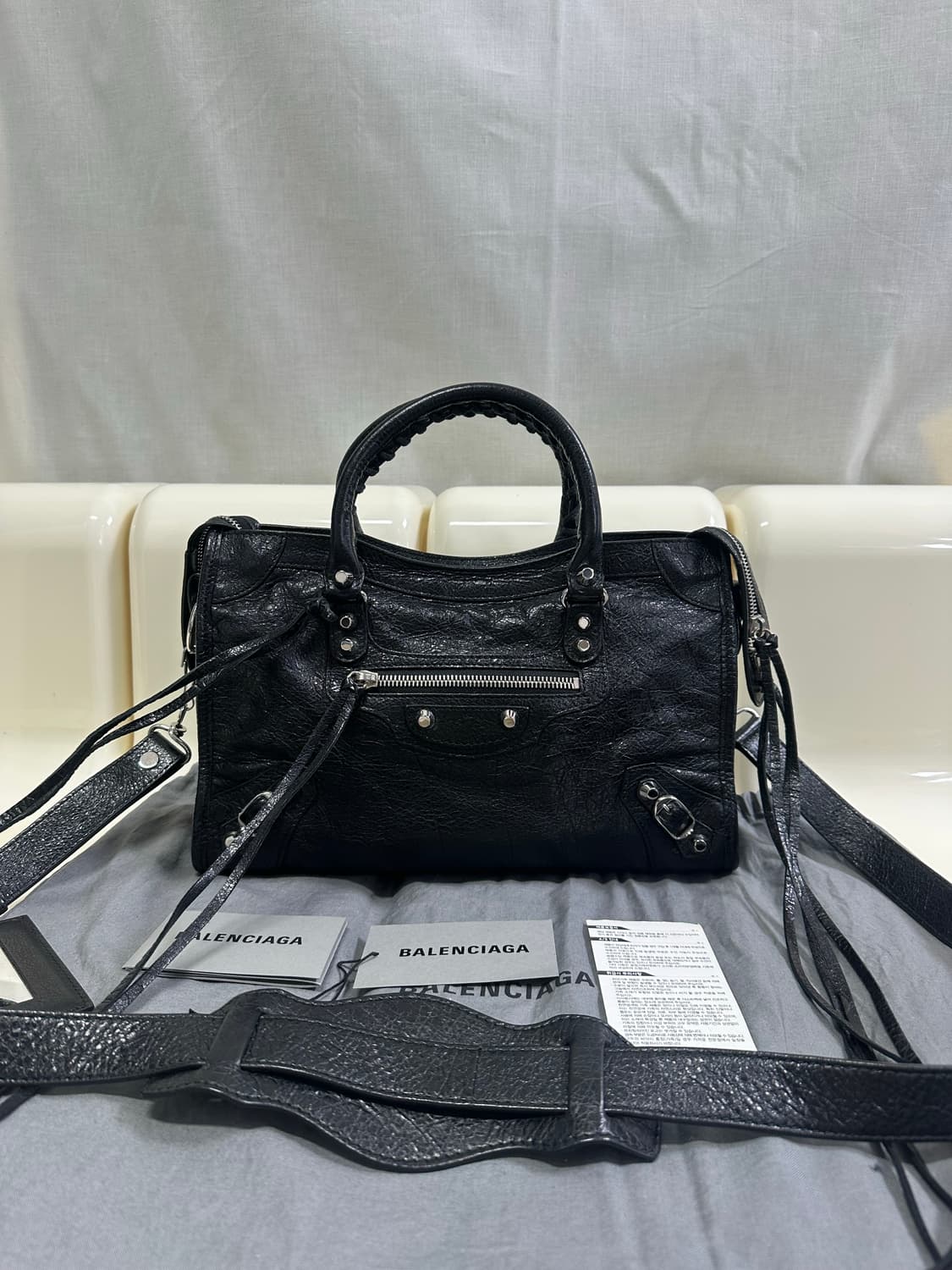 [A+ 정품] 발렌시아가 시티 모터백 스몰 블랙 상품이미지2