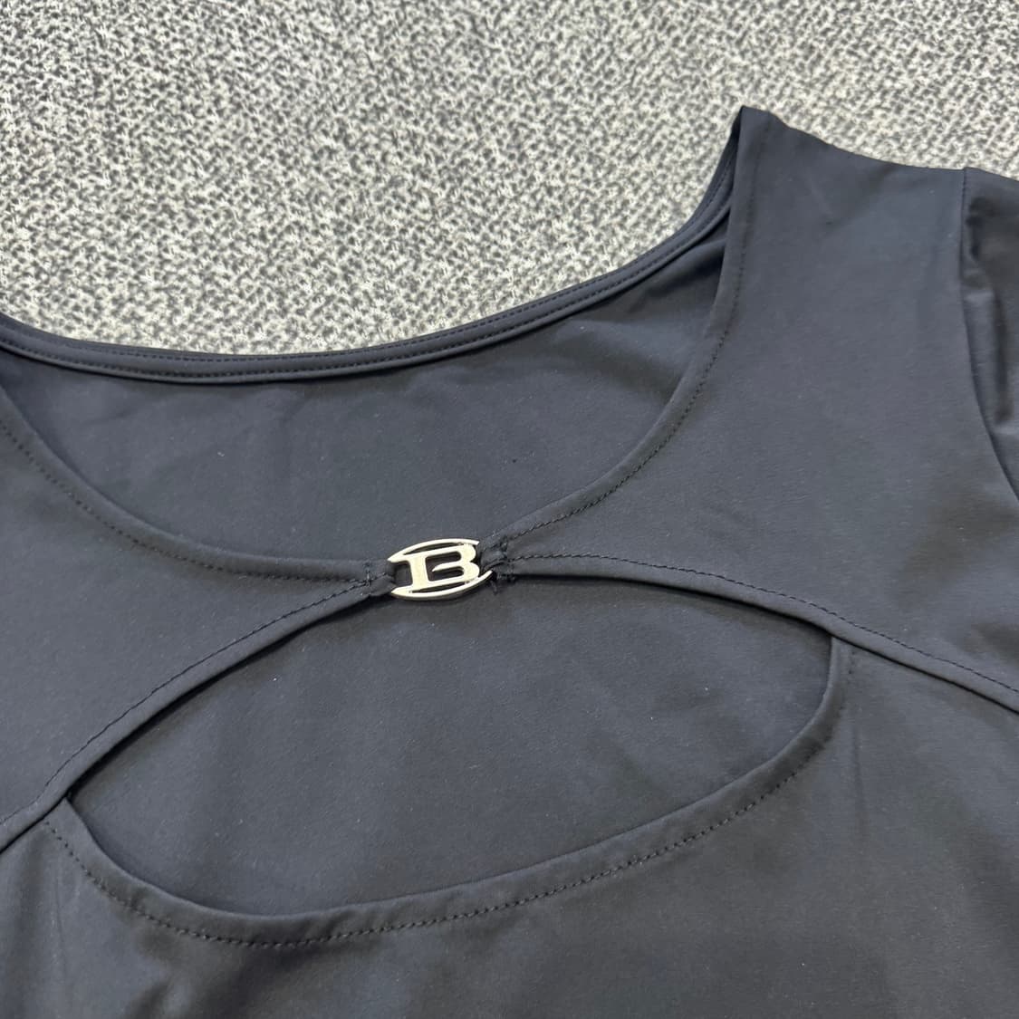 본투윈 B 버클 컷아웃 롱 슬리브 상품이미지4