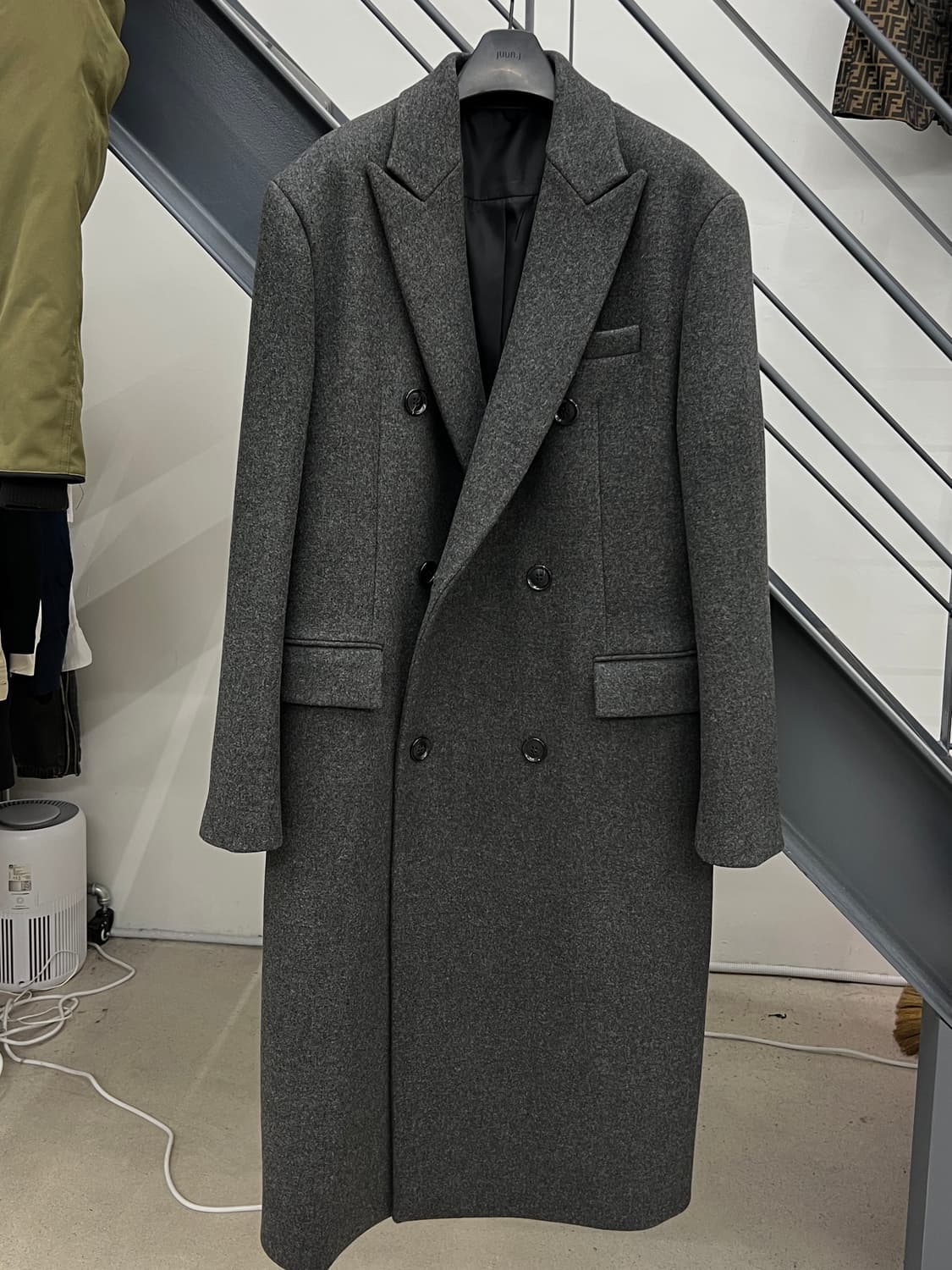 준지 18FW 패딩 레이어드 차콜 롱코트 상품이미지2