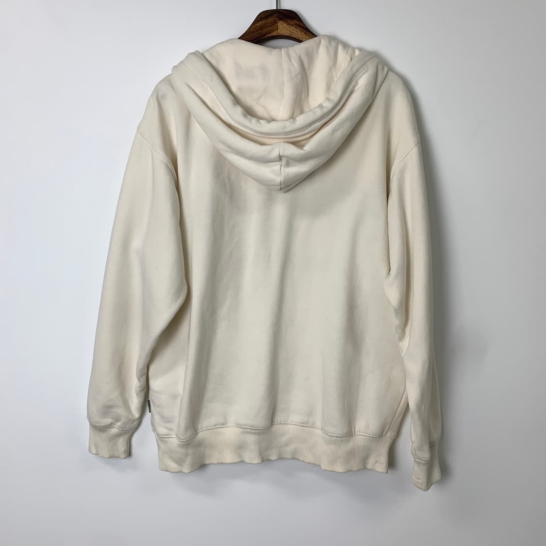 후아유 y2k 와투케 크림 후드집업 상품이미지3