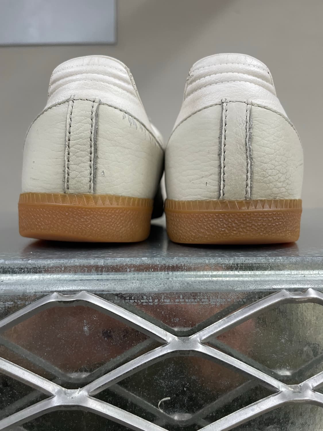 아디다스 삼바 OG 알루미늄 초크 화이트 245 상품이미지10