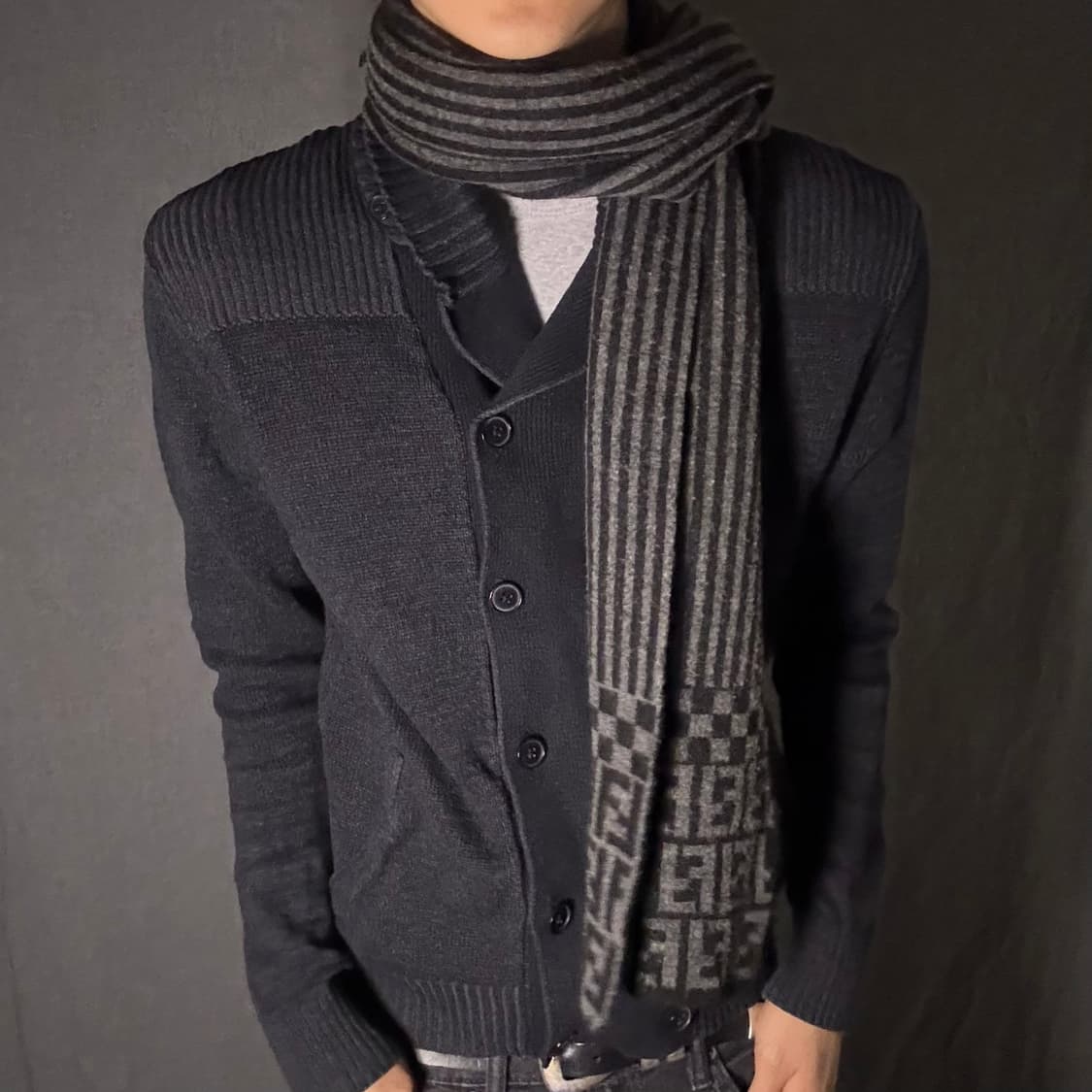 펜디 주카 스트라이프 머플러 상품이미지2