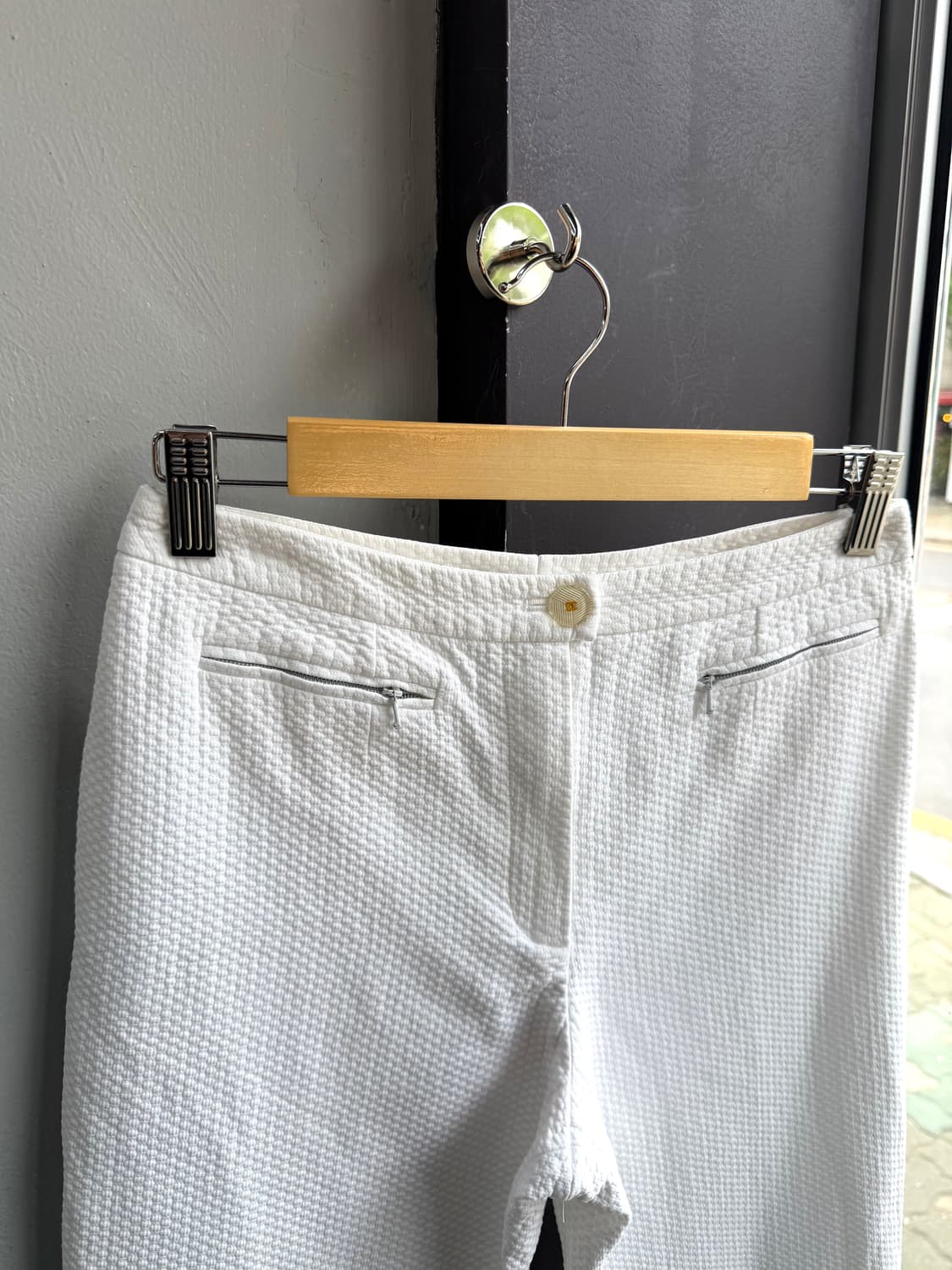 .36/ 샤넬 02AW 화이트 엠보싱 코튼 팬츠 상품이미지3