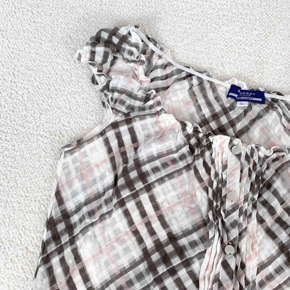Burberry 버버리 뮤트딸기초코 오프숄더bl 상품이미지2