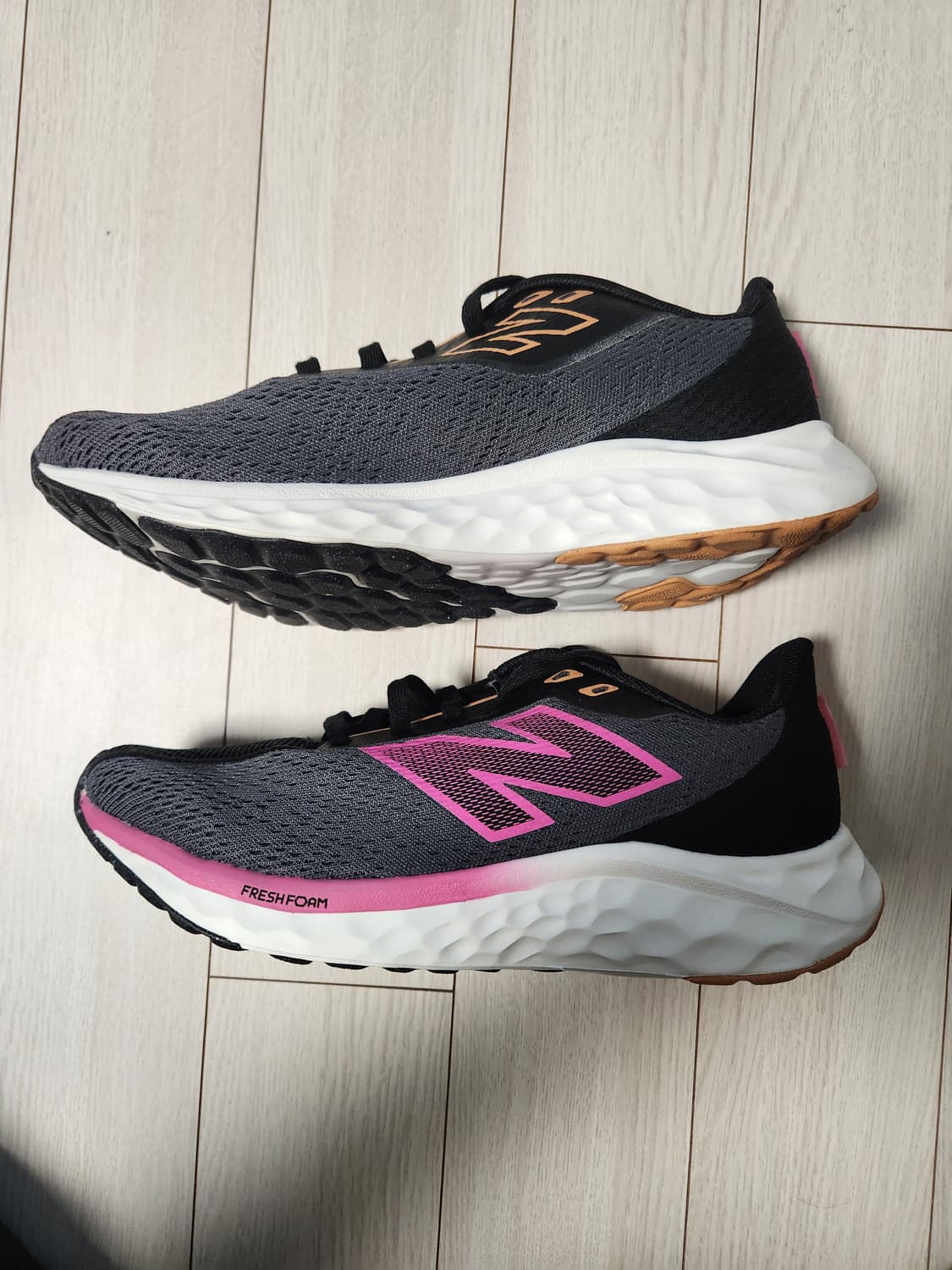 새상품급)뉴발란스 운동화 아리쉬v4 블랙 퍼포먼스 프레쉬폼 러닝화 WAR 상품이미지6