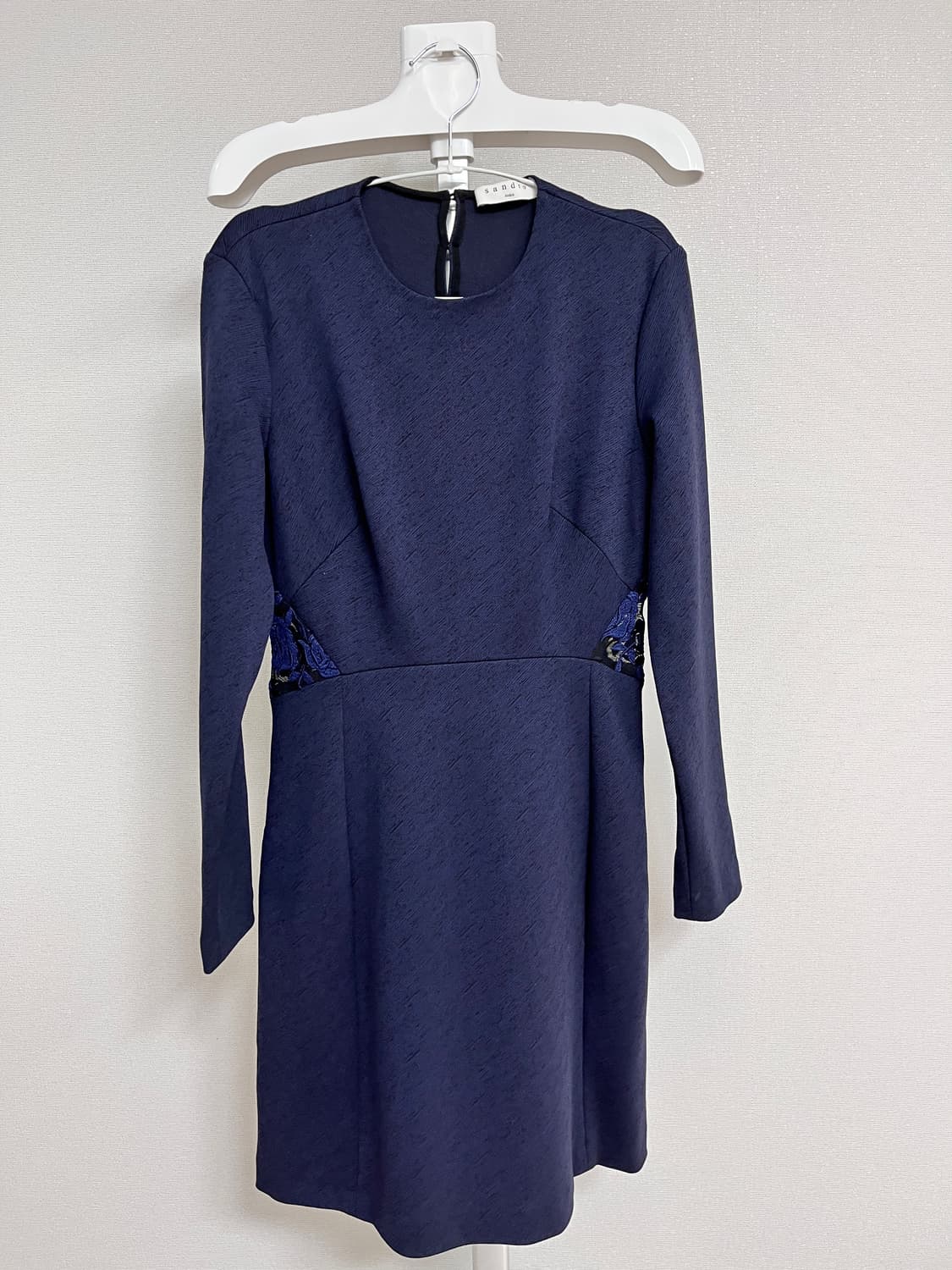 산드로 네이비색 장미 레이스 시스루 원피스 백오픈 연말 상품이미지2