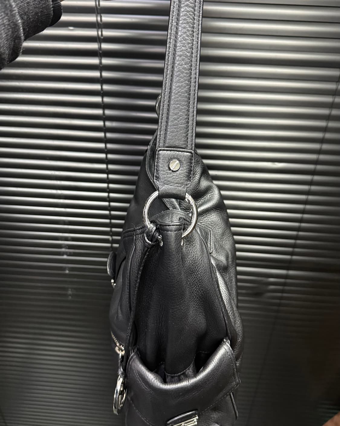 마이클코어스 블랙 가죽 레더 버클 마크 빈티지 숄더백 갸루 펑크 락시크 상품이미지8