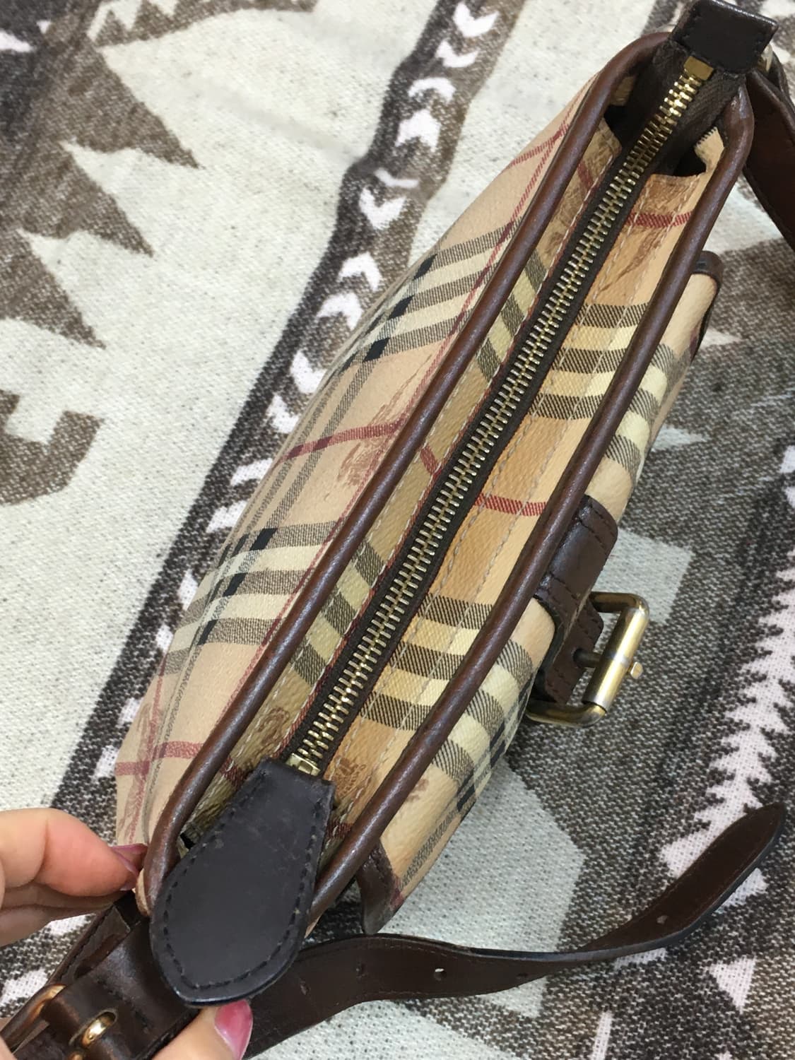 버버리 GANTON HYM, 헤이마켓 스몰 버클 크로스백 상품이미지9